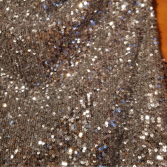Silver sequin very sparkly top - Picture 3 of 12